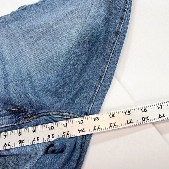 Levi Strauss & Co. Jeans Womens Size 32 Blue Hard-Wash High-Rise Mom Jeans - Picture 4 of 8